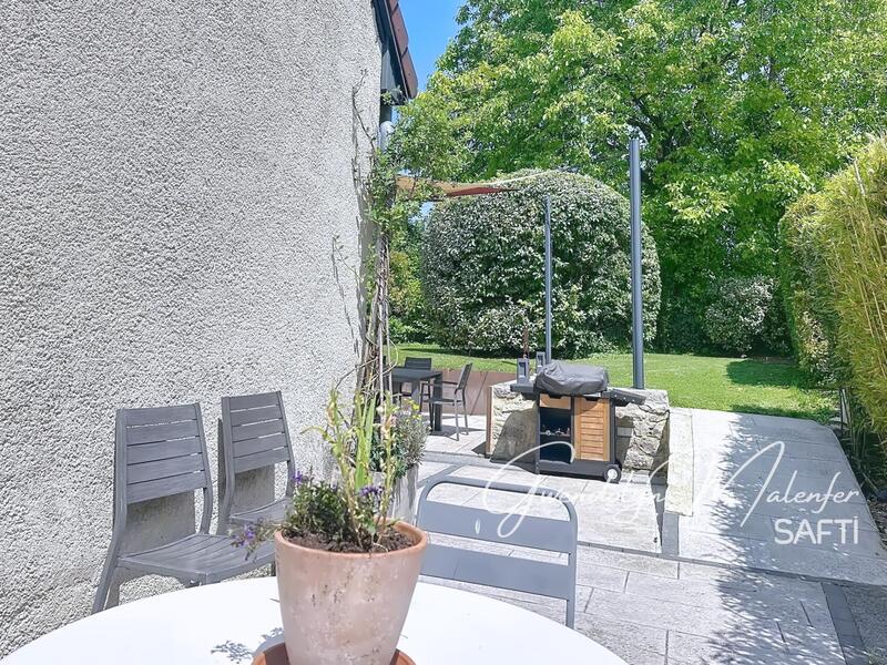 Maison - 248 m² - 8 pièces