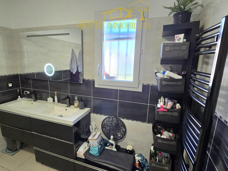 Propriété - 130 m² - 4 pièces