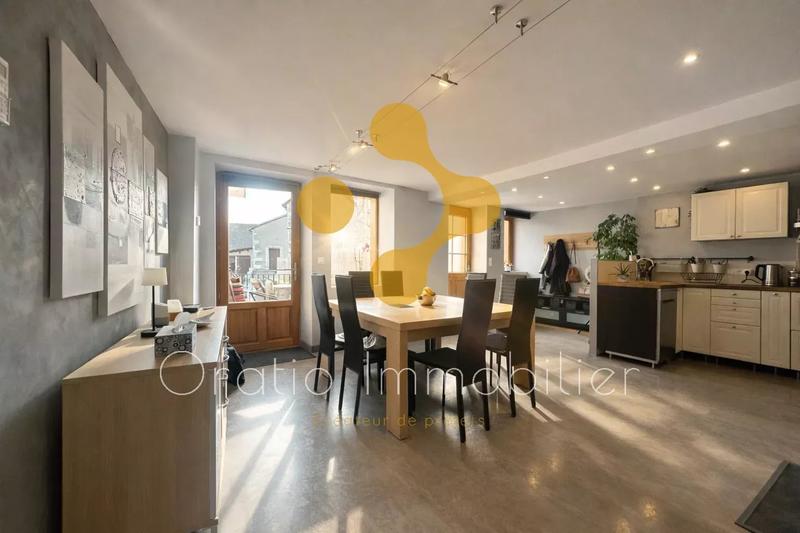 Maison - 207 m² - 8 pièces