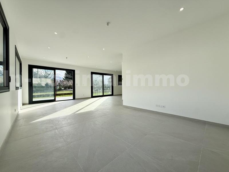 Maison jumelée - 104 m² - 4 pièces