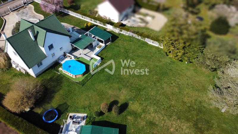 Maison - 244 m² - 10 pièces