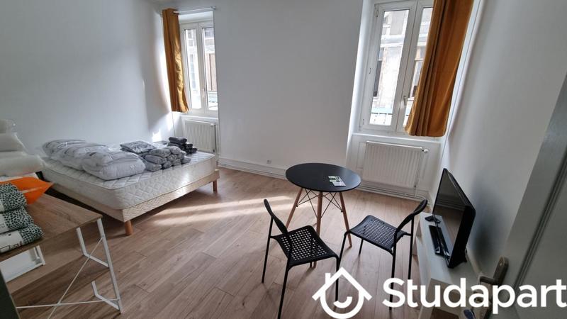 Chambre - 11 m² - 1 pièce