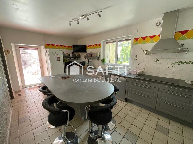 Maison - 225 m² - 15 pièces