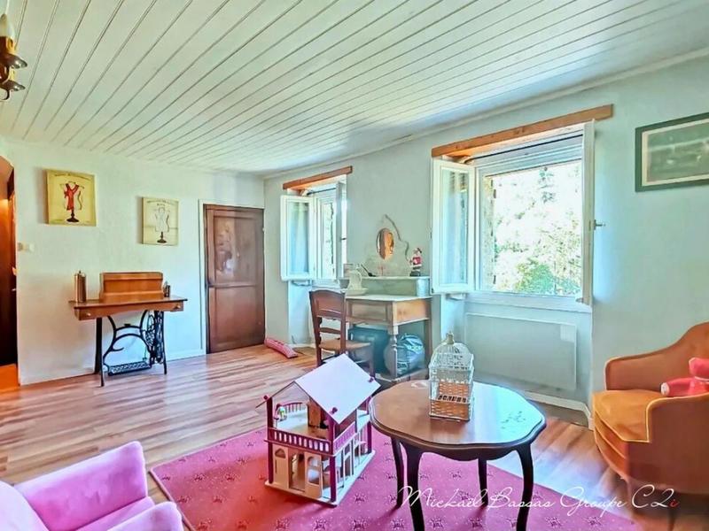 Maison - 102 m² - 4 pièces