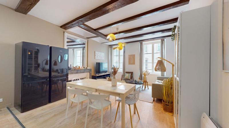 Appartement - 125 m² - 7 pièces