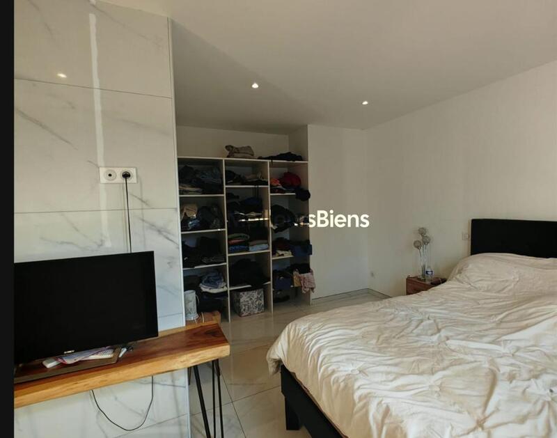 Maison - 177 m² - 5 pièces