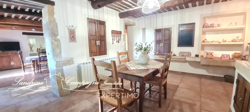 Maison - 381 m² - 16 pièces