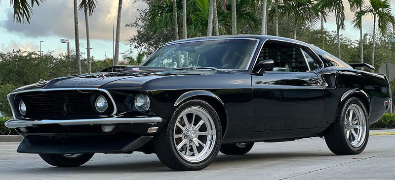 Ford Mustang Fastback V8 351