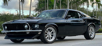 Ford Mustang Fastback V8 351
