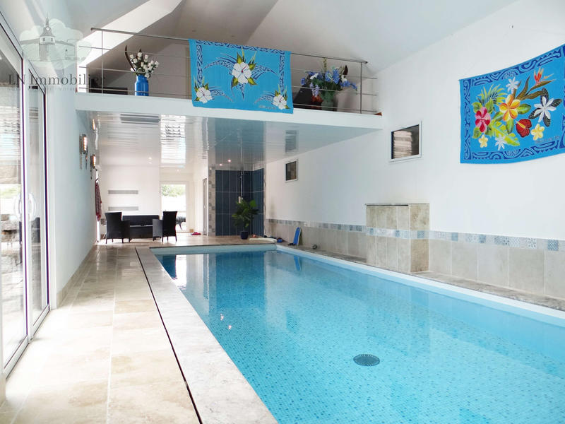 Propriété - 290 m² - 13 pièces