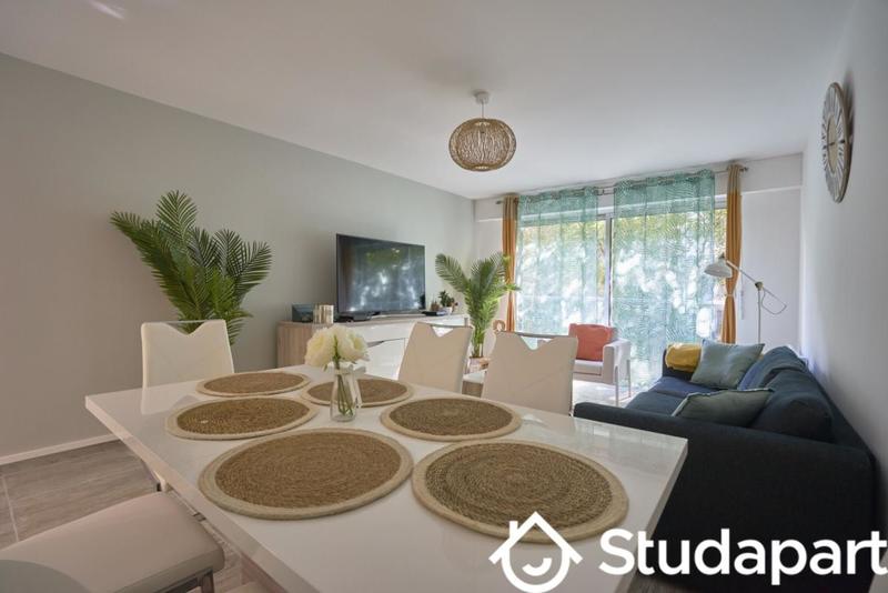 Chambre - 13 m² - 1 pièce