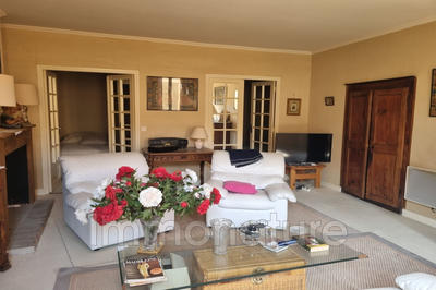 Maison - 182 m² - 7 pièces