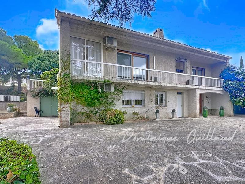 Maison - 280 m² - 7 pièces