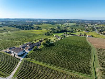 Maison traditionnelle - 200 m² - 8 pièces