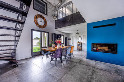 Maison - 207 m² - 7 pièces