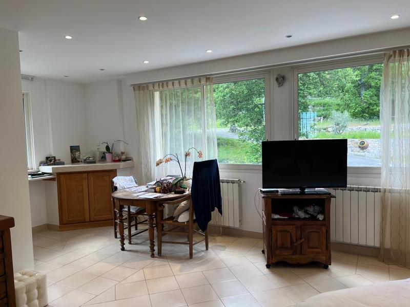 Maison - 222 m² - 5 pièces