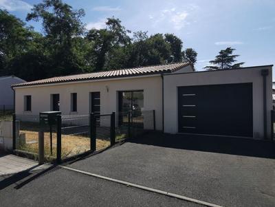 Villa - 90 m² - 4 pièces