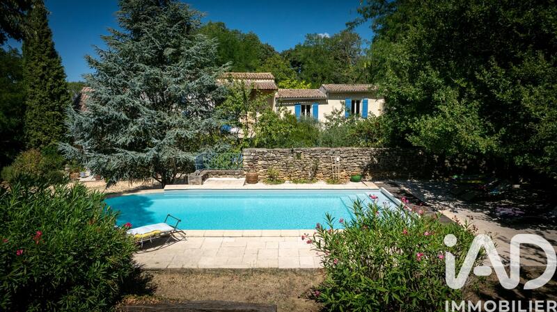 Maison - 343 m² - 14 pièces