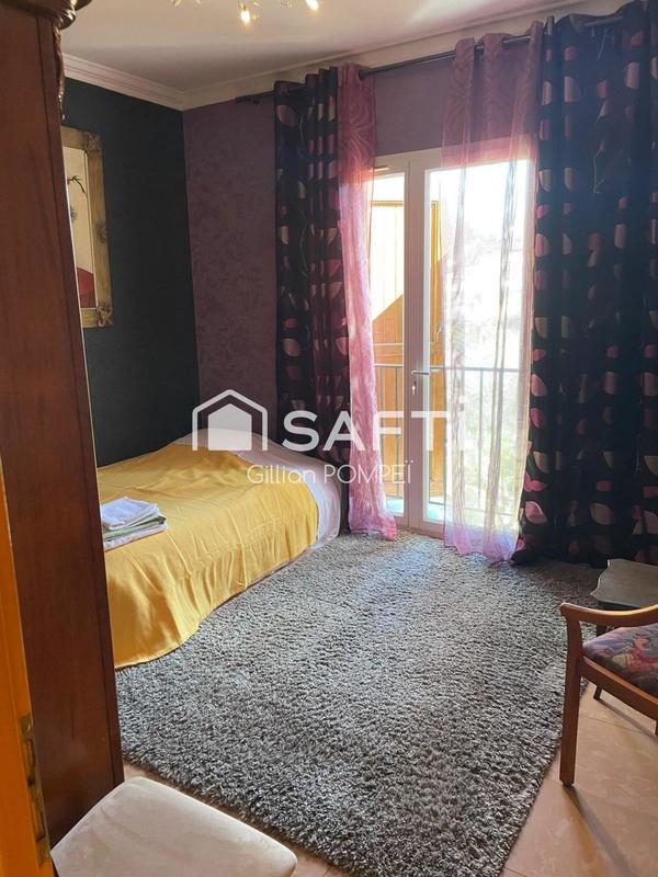 Villa - 232 m² - 6 pièces