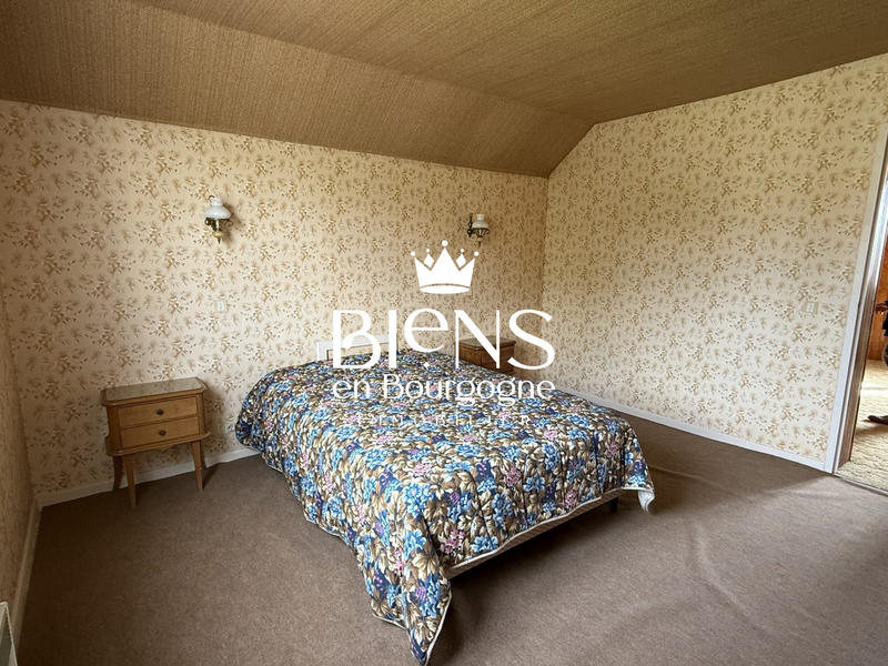 Maison traditionnelle - 174 m² - 7 pièces