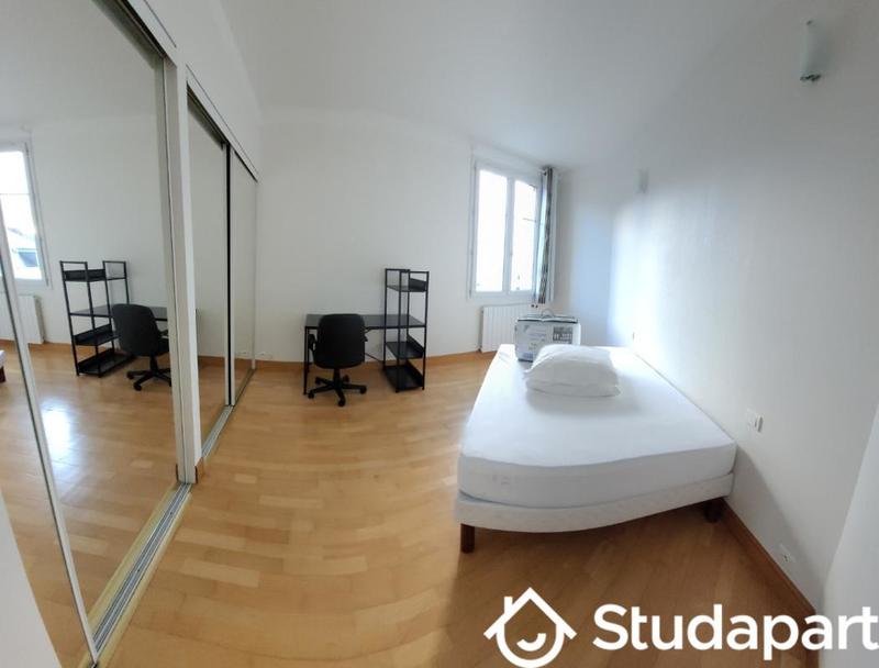 Chambre - 13 m² - 1 pièce