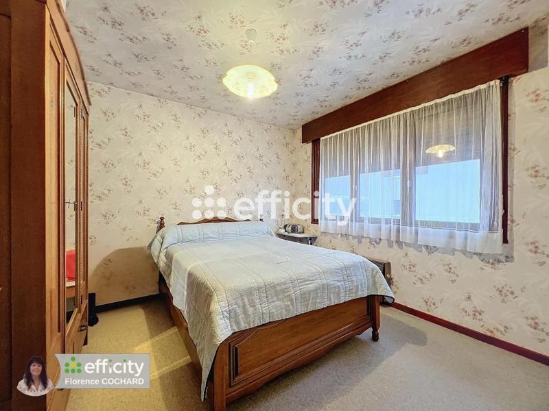 Maison - 220 m² - 7 pièces