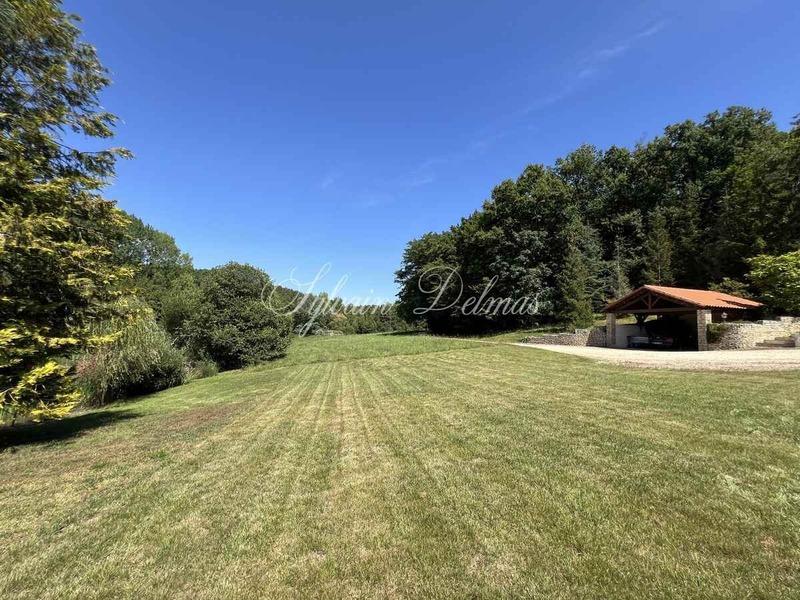 Maison - 220 m² - 7 pièces