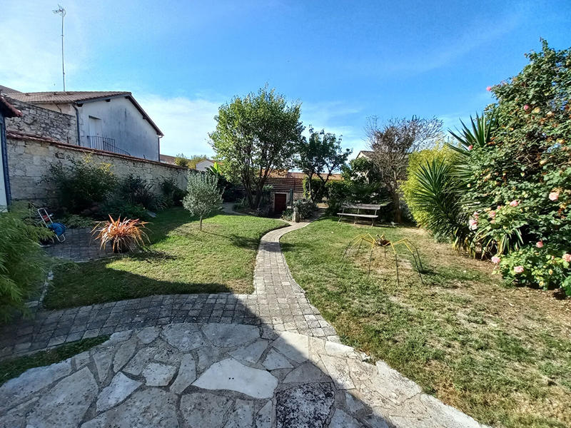 Maison - 300 m² - 10 pièces