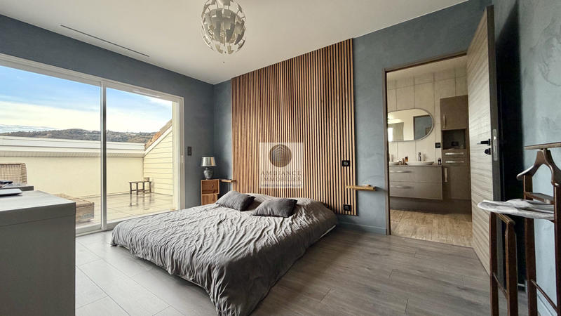 Appartement - 133 m² - 4 pièces