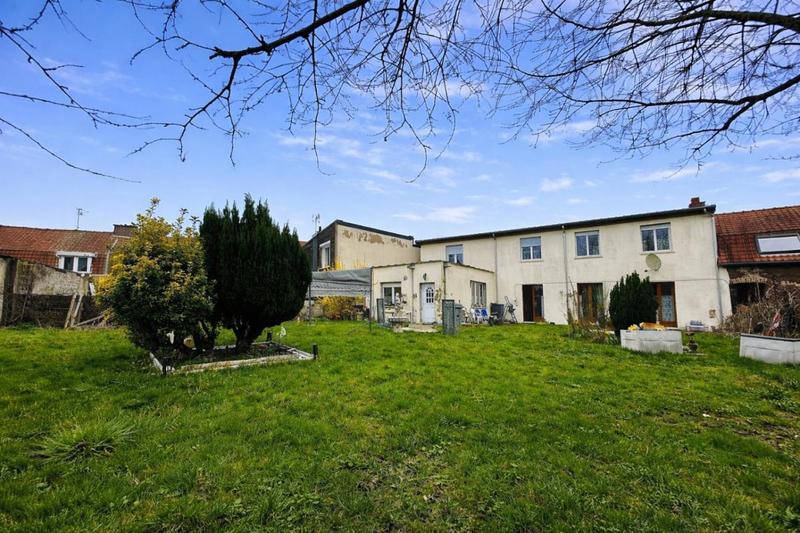 Maison - 185 m² - 6 pièces