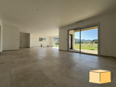 Villa - 147 m² - 4 pièces