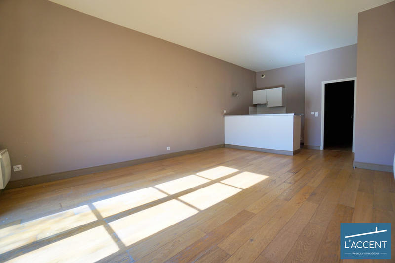 Appartement - 75 m² - 3 pièces