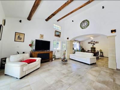 Villa - 217 m² - 8 pièces