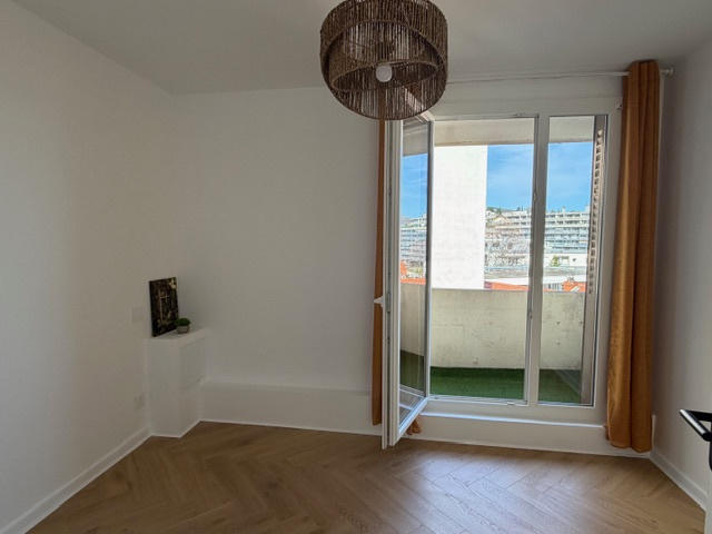 Appartement - 90 m² - 4 pièces