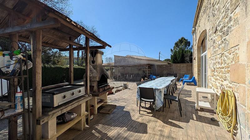 Maison chambre d'hôtes - 240 m² - 8 pièces