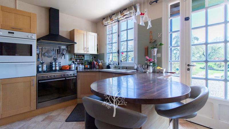 Moulin - 264 m² - 8 pièces