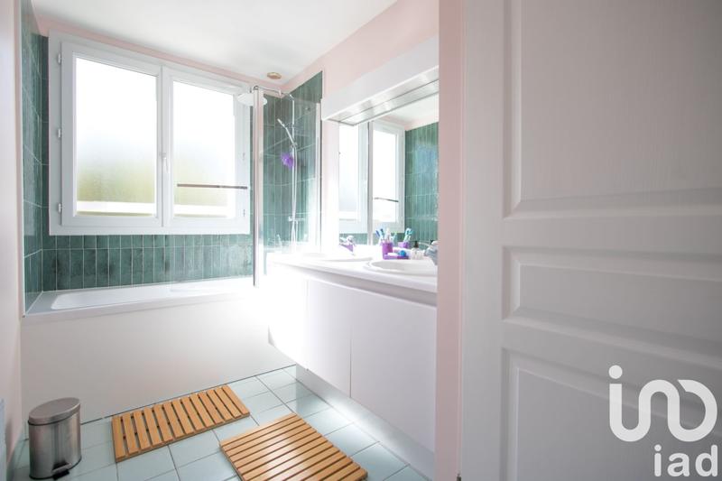 Maison - 210 m² - 8 pièces