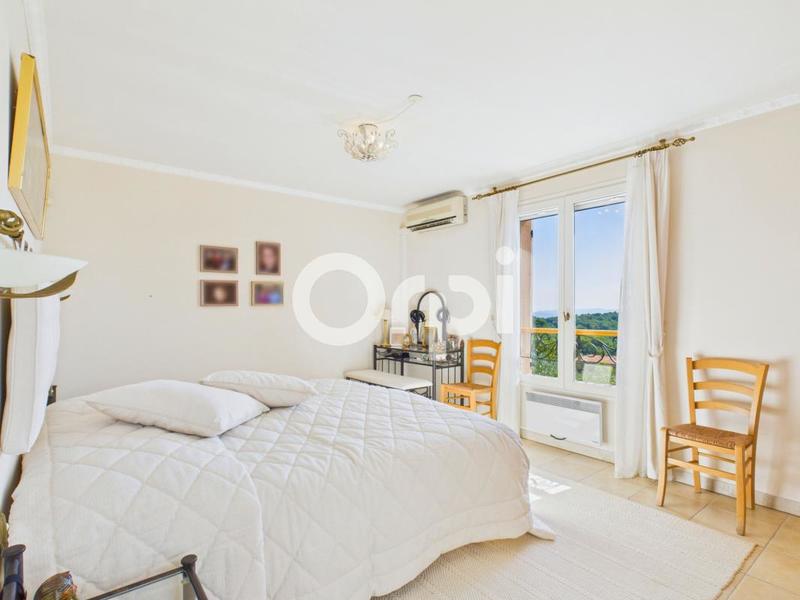 Villa - 200 m² - 5 pièces