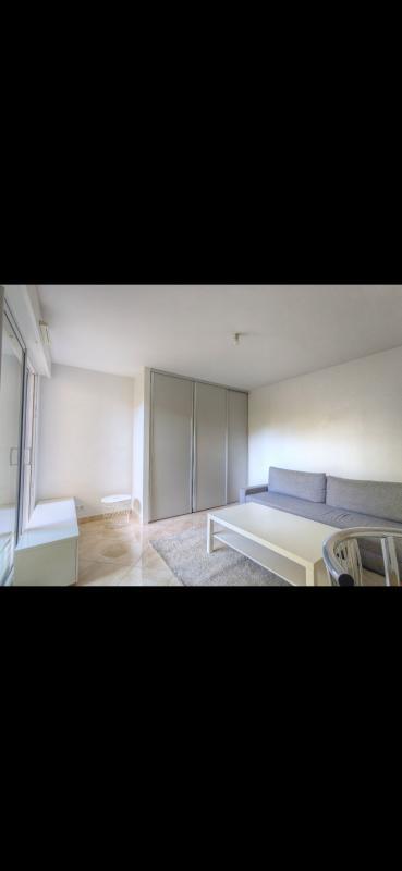 Studio - 30 m² - 1 pièce