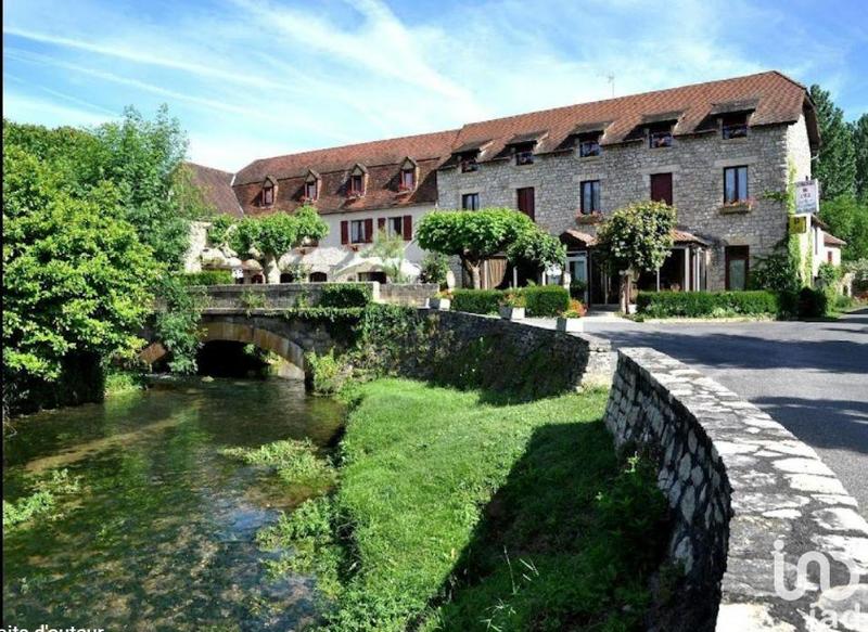 Local commercial - 1 200 m²