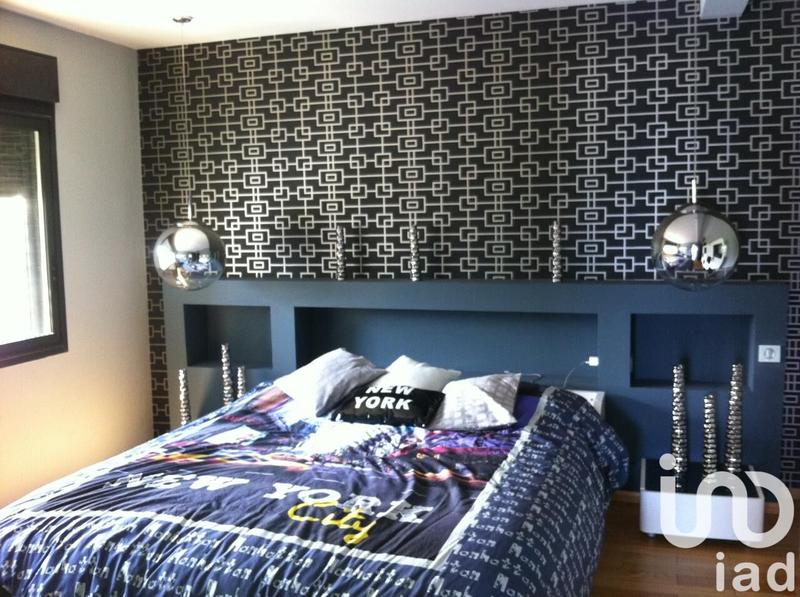 Maison - 308 m² - 9 pièces