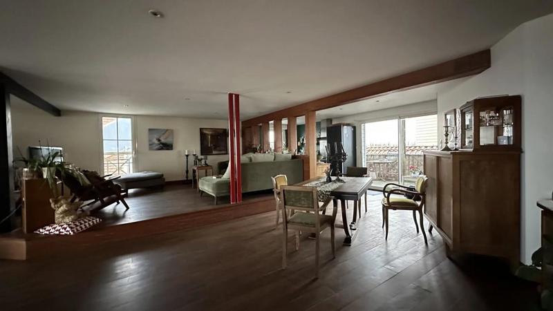 Villa - 288 m² - 7 pièces