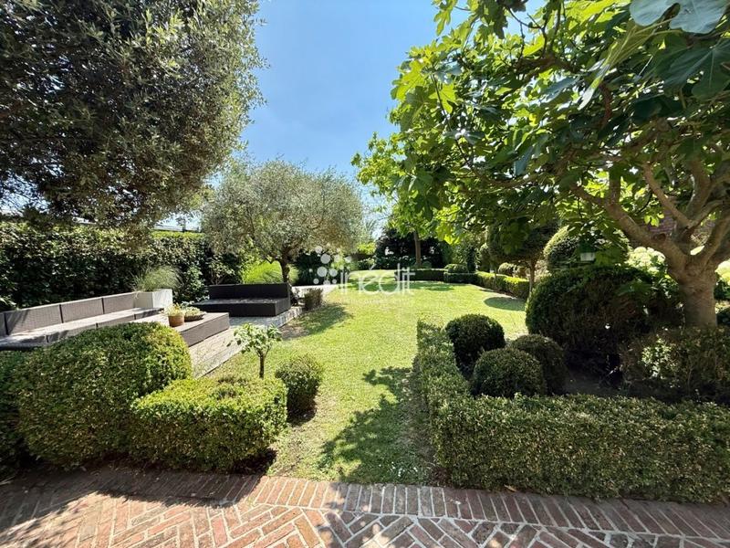 Maison bourgeoise - 226 m² - 7 pièces