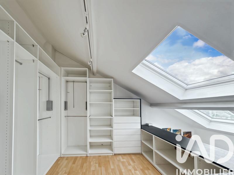 Maison - 211 m² - 8 pièces