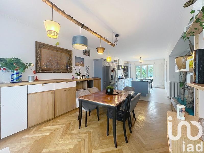 Maison - 180 m² - 7 pièces