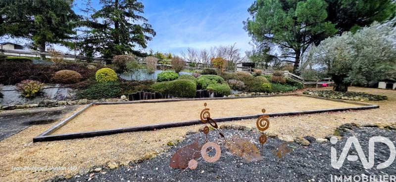 Maison - 370 m² - 8 pièces