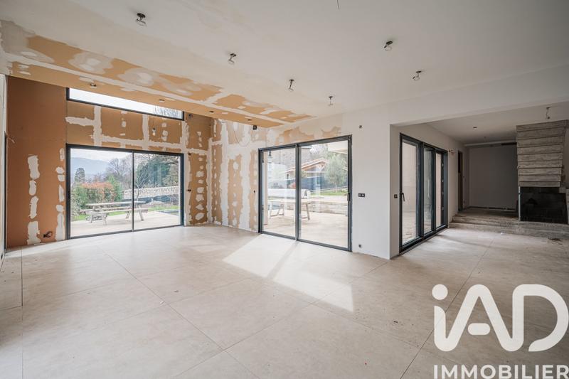 Maison - 264 m² - 7 pièces