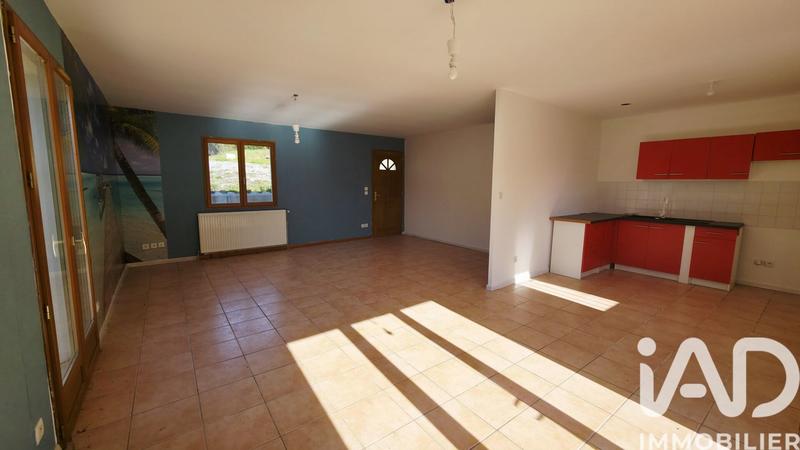 Maison - 99 m² - 4 pièces
