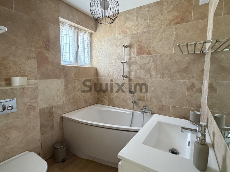 Maison - 97 m² - 6 pièces