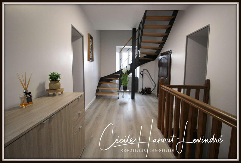 Maison - 355 m² - 17 pièces